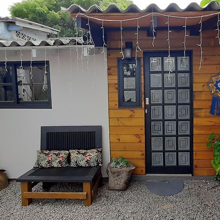 Villacasamarela Mini Casinhas De Hospedes Rio Vermelho Florianopolis Ruang foto